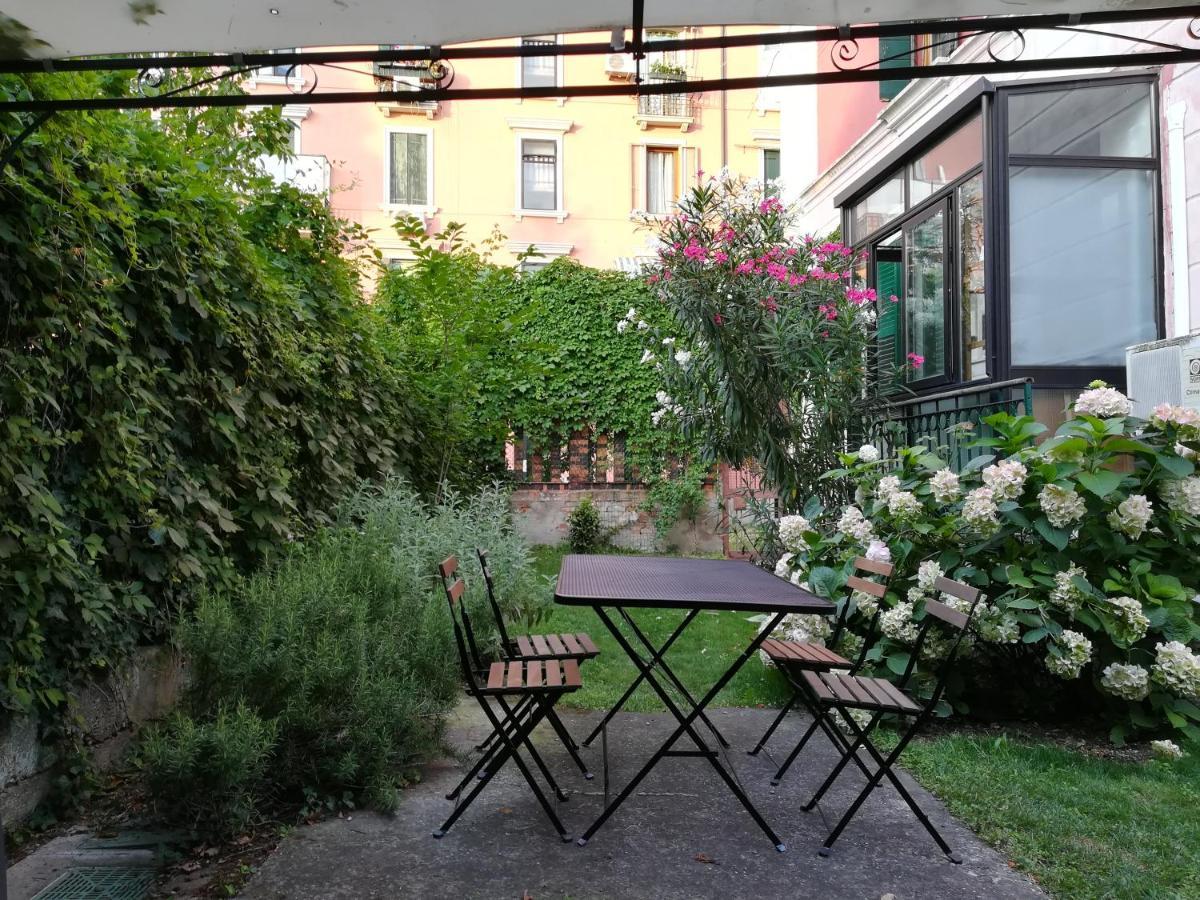 Accogliente A Dorsoduro Con Giardino! Appartement Venetië