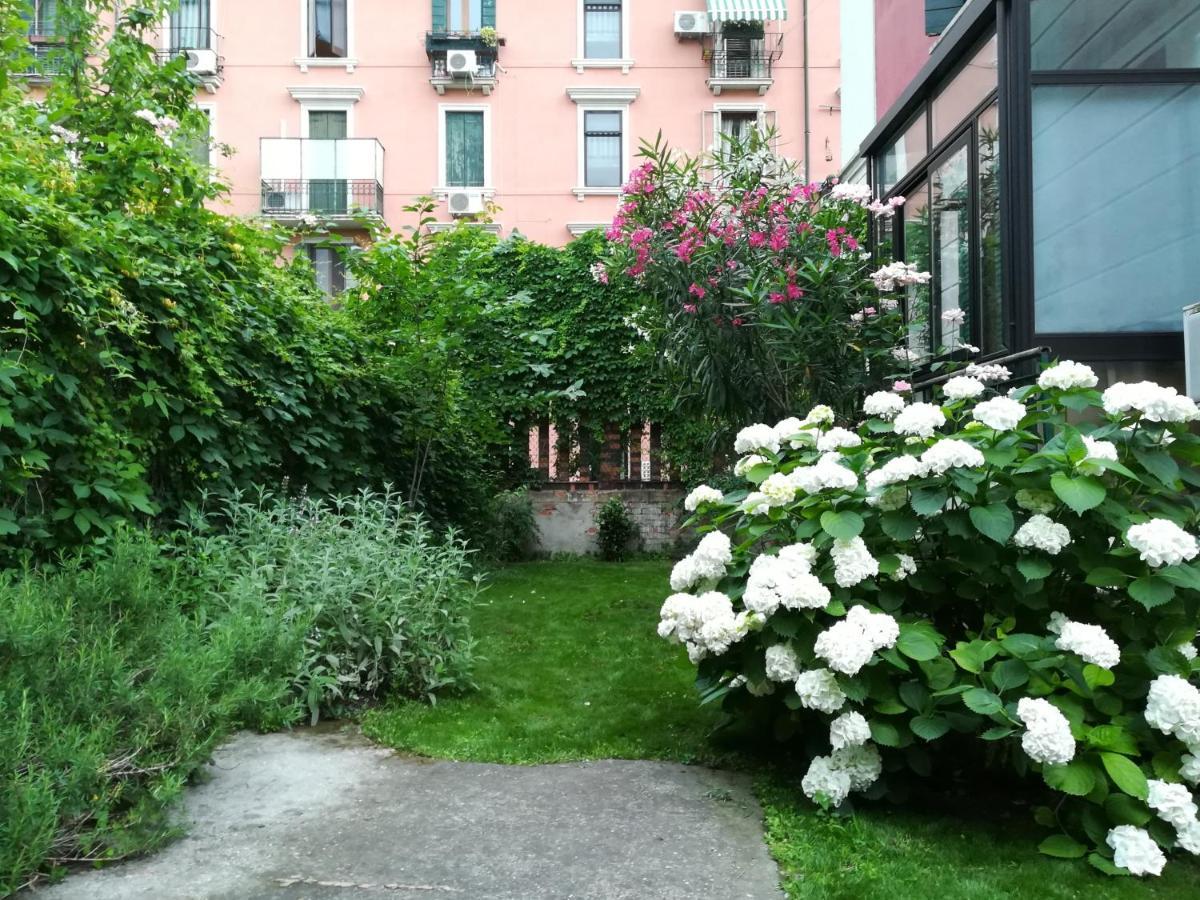 Accogliente A Dorsoduro Con Giardino! Venetië